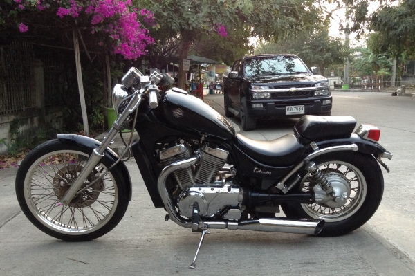 รถสวยๆมาอีกแล้วจร้าา Intruder400 Bobber อินวอย์