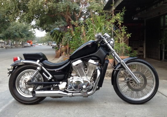 รถสวยๆมาอีกแล้วจร้าา Intruder400 Bobber อินวอย์