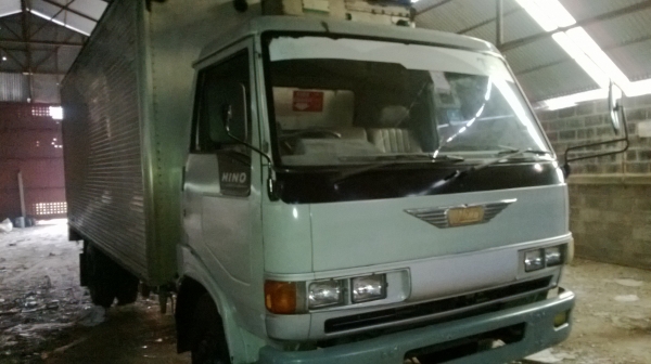 ด่วนHINO FC 120 แรงปี2537 เดิมมากกมือเดียวตลอด เครื่องดี คัสซีสวยสุดๆ ยางเลเดียลใหม่ๆยาว5.5 เมตร