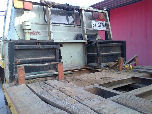 สิบล้อเทลเลอร์ NISSAN UD CD10K รถปี 48 มีทะเบียนครบ ใส่รถเกี่ยวข้าวได้ ชอบราคาเท่าไรต่อรองได้ครับ