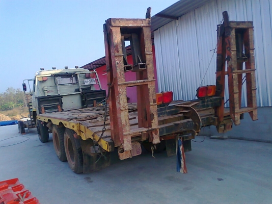 สิบล้อเทลเลอร์ NISSAN UD CD10K รถปี 48 มีทะเบียนครบ ใส่รถเกี่ยวข้าวได้ ชอบราคาเท่าไรต่อรองได้ครับ