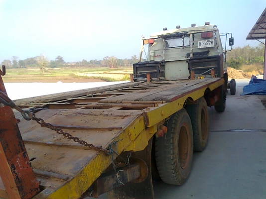 สิบล้อเทลเลอร์ NISSAN UD CD10K รถปี 48 มีทะเบียนครบ ใส่รถเกี่ยวข้าวได้ ชอบราคาเท่าไรต่อรองได้ครับ