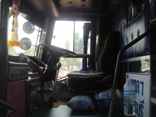 ขายรถบัสเบนช์ เครื่อง ek 100 260 แรง สถาพใหม่ พร้อมใช้งาน