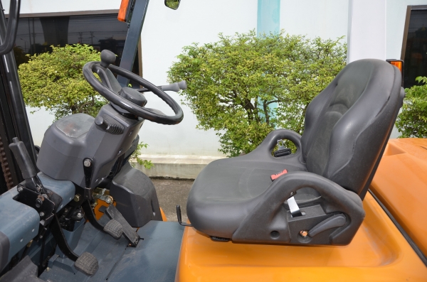 ขาย Tcm FD30T6 เครื่องยนต์	Diesel Isuzu 240 เกียร์	ออโต้ ขนาด	3 ตัน เสาสูง	4.5 เมตร