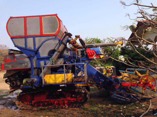 ขายรถเกี่ยวข้าวไทยเส็งราคาถูก