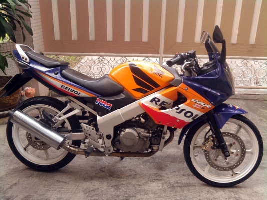ขออนุญาติขาย HONDA CBR 150 รุ่นพิเศษ Repsol Edition สตา์ร์ทมือ