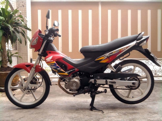 ขออนุญาติขาย Honda Sonic 125 CC. ตัว TOP สตาร์ทมือ ล้อแม็ก