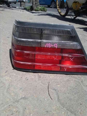 ขายไฟท้าย BENZ W12 ข้างซ้าย ราคา 2,500 บาท