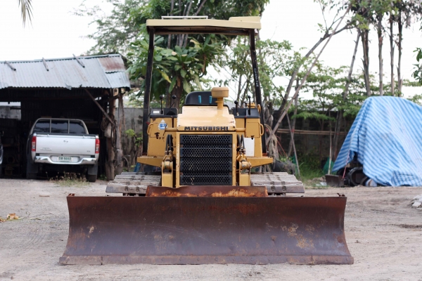 ขายรถแทรคเตอร์ MITSUBISHI BD2G ติดต่อ 086-775-7900