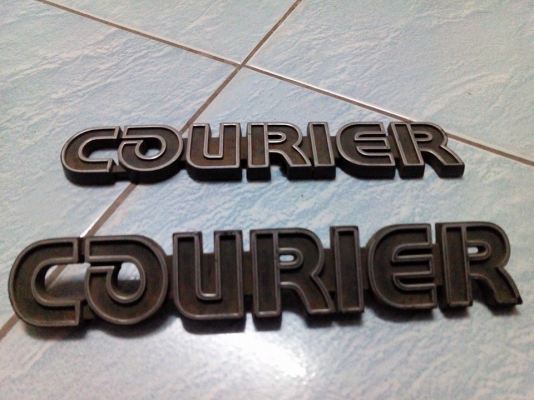 ขออนุญาติขาย  โลโกกะบะหรือแวน ford คูเรียแท้ติดรถ