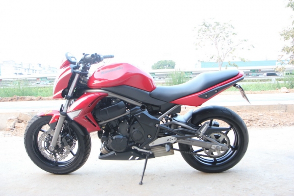 ขาย ER6N 650 ปี2009 ทะเบียนพร้อมโอน มือเดียว