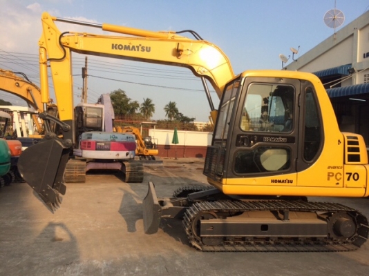 รถขุด KOMATSU PC70-7 มือสอง นำเข้าจากญี่ปุ่น สภาพสวย พร้อมใช้งาน
