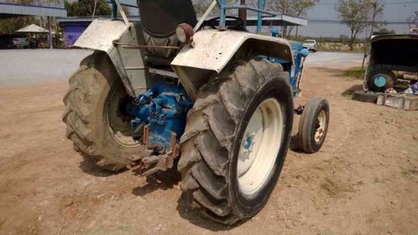 ขายรถไถ Ford รุ่นรวงข้าว รถใช้งานได้ปกติ เครื่องเดิม เอกสารสัญญาซื้อขาย