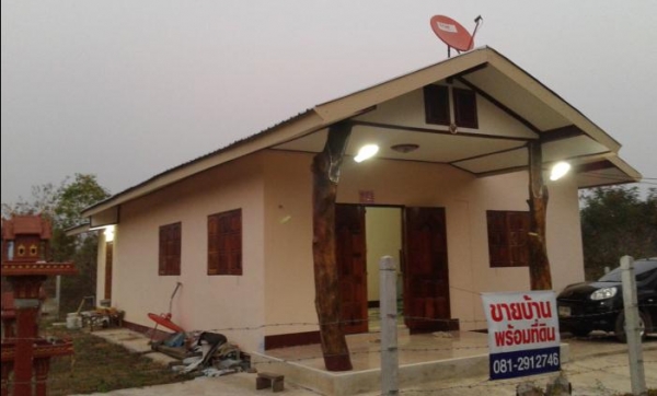 ขายบ้านพร้อมที่ดิน อยู่ข้างค่ายทหารศรีสองรัก ต.ศรีสองรัก อ.เมือง จ.เลย ถนนเส้นเชียงคาน-เมืองเลย