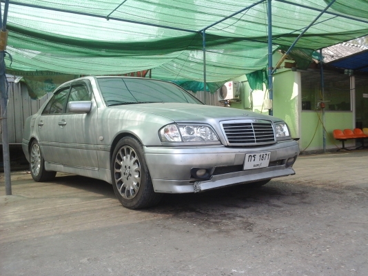 ขายด่วน รถเบนซ์ c220 elegance lpg donut หัวฉีด