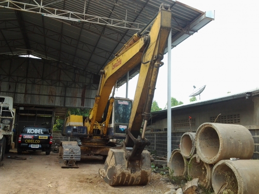 KOMATSU  PC  200    รุ่น5  เครื่องดีเอวแน่นเครื่องเดิมไฟฟ้ามีอยากขายด่วนขายแค่660000บาท