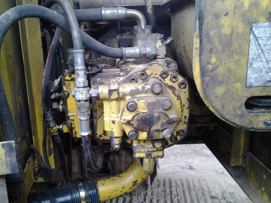 KOMATSU PC 200 รุ่น5 เครื่องดีเอวแน่นเครื่องเดิมไฟฟ้ามีอยากขายด่วนขายแค่660000บาท KOMATSU PC 200 รุ่น5 เครื่องดีเอวแน่นเครื่องเดิมไฟฟ้ามีอยากขายด่วนขายแค่660000บาท