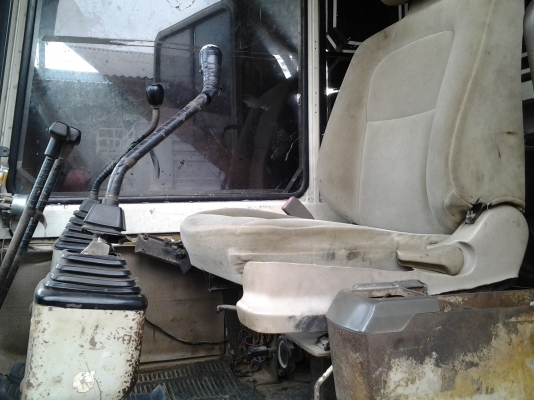 KOMATSU PC 200 รุ่น5 เครื่องดีเอวแน่นเครื่องเดิมไฟฟ้ามีอยากขายด่วนขายแค่660000บาท KOMATSU PC 200 รุ่น5 เครื่องดีเอวแน่นเครื่องเดิมไฟฟ้ามีอยากขายด่วนขายแค่660000บาท