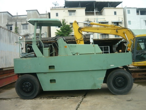 รถบด 9 ล้อยาง Sakai TS200 รถเก่านอก ตรวจเช็คระบบโดยช่างผู้ชำนาญการพร้อมรับประกันให้