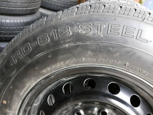 ล้อกระทะ รถตู้ commuter พร้อมยาง สภาพดี