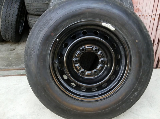 ล้อกระทะ รถตู้ commuter พร้อมยาง สภาพดี