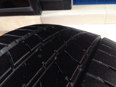 ยาง Brigdestone Turanza 215-50-17 ครบ 4 เส้น 08-09 สภาพสวย ยาง Brigdestone Turanza 215-50-17 ครบ 4 เส้น 08-09 สภาพสวย