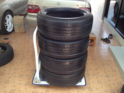 ยาง Brigdestone Turanza 215-50-17 ครบ 4 เส้น 08-09 สภาพสวย ยาง Brigdestone Turanza 215-50-17 ครบ 4 เส้น 08-09 สภาพสวย