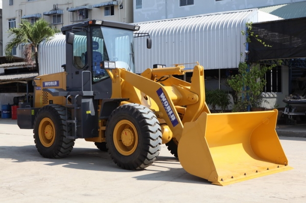 รถตักใหม่ขนาด 2 &amp; 3 คิวยี่ห้อ WORLD W136, W156 แกร่งเหนือใคร ราคาสุดคุ้ม รับประกันให้ 1 ปีพร้อมเปลี่ยนถ่านน้ำมันเครื่องให้ 2 ครั้งหรือตามระยะ