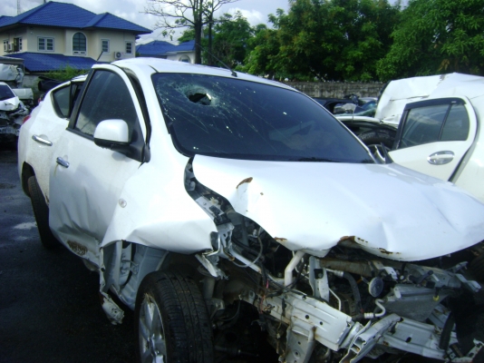 ขายซาก NISSAN ALMERA ปี11 สีขาว  พร้อมเล่มโอนลอย