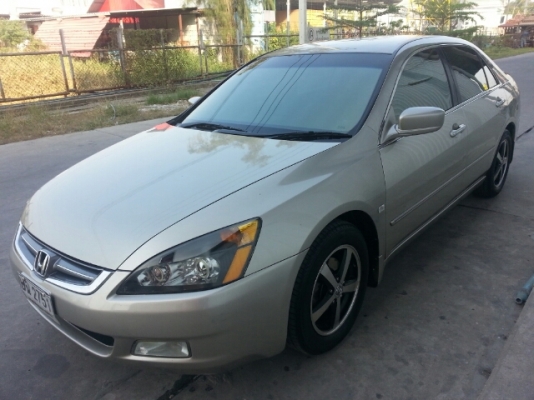 ขายรถสวย ปี03 ตัวท็อป พร้อมใช้ไม่ต้องซ่อม