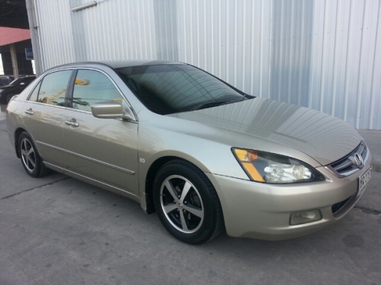 ขายรถสวย ปี03 ตัวท็อป พร้อมใช้ไม่ต้องซ่อม