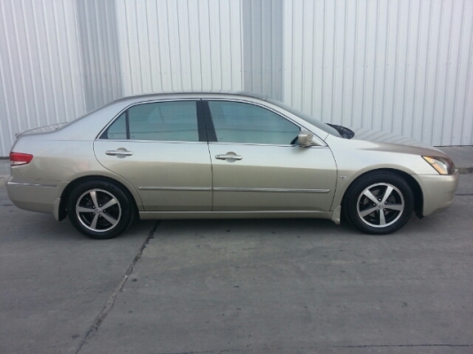 ขายรถสวย ปี03 ตัวท็อป พร้อมใช้ไม่ต้องซ่อม