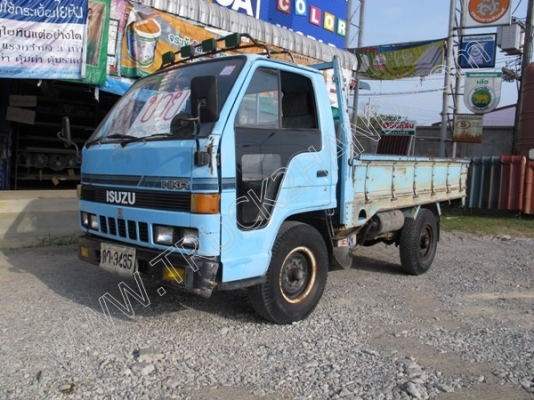 รถบรรทุก 4 ล้อ ยี่ห้อ ISUZU รุ่น NKR รถบรรทุก 4 ล้อ ยี่ห้อ ISUZU รุ่น NKR