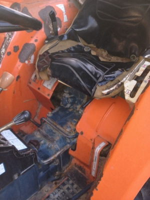 ขายคูโบต้าL2402 พร้อมผาน3 สภาพเดิมๆ สนใจติดต่อ088-4267077จัดส่งระยองคับ