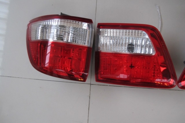 ขายชุดไฟท้าย ฟอจูนเนอร์ รุ่น 2 ของแท้ถอด