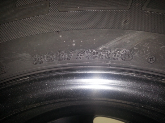 ขายยาง บริสโตน ดูเลอร์ 265/70/16 ปี13 ยังไม่ลงดิน3000 ขายยาง บริสโตน ดูเลอร์ 265/70/16 ปี13 ยังไม่ลงดิน3000