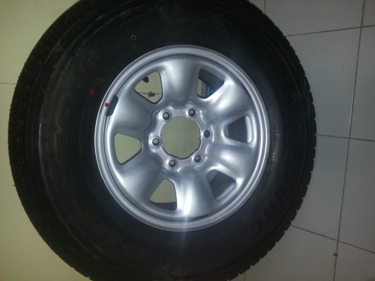 ขายยาง  บริสโตน  ดูเลอร์   265/70/16  ปี13  ยังไม่ลงดิน3000