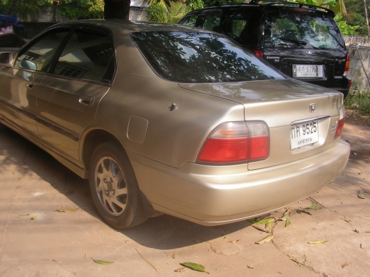 ขาย HONDA แอคครอดไฟท้อย 2ก้อน ปี39 เกียร์ออโต เครื่องวีเทค ล้อแมก เครื่องเล่นโซนี