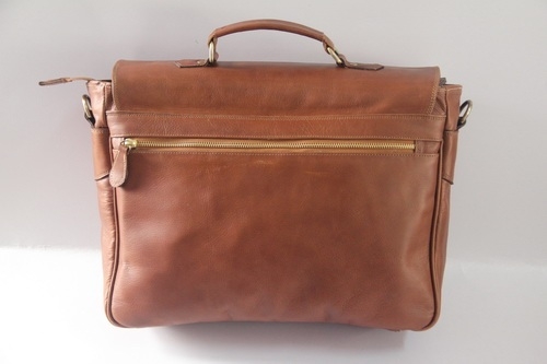 กระเป๋าหนังแท้ เย็บเสร็จหมาดๆ กระเป๋าหนังแท้ เย็บเสร็จหมาดๆ