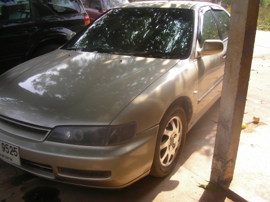 ขาย HONDA แอคครอดไฟท้อย 2ก้อน ปี39 เกียร์ออโต เครื่องวีเทค ล้อแมก เครื่องเล่นโซนี