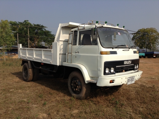 ขาย 6 ล้อดั้ม ISUZU เครื่อง 6BB1 145 แรงม้า (คัสซีหัวยาว)สวยตลอดเส้น เกียร์ร็อคกี้ เฟืองท้ายใหญ่จัมโบ้ พวงมาลัยพาวเวอร์ ยางเต็ม ทุกอย่างเขียนแบบลงเล่มเรียบร้อย ทะเบียนเต็มพร้อมโอนครับ