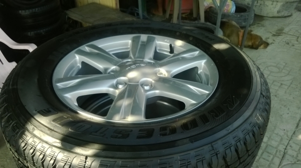 ขายล้อ ISUZU ขอบ17พร้อมยางป้ายแดงชุดละ24500