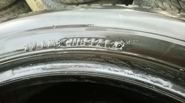 ขายยาง215 55 17 บิสโตนปี12ชุดละ6500