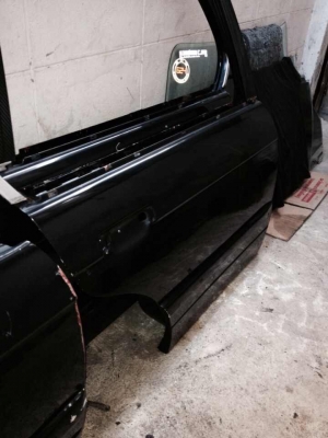 ขายโครงประตูเปล่า bmw e30 จำนวน4บาน ตัวละ500บาท สภาพดีไม่ผุทรงดีไม่มีบุบ รวม2400บาท โทร0875077464โส กทม