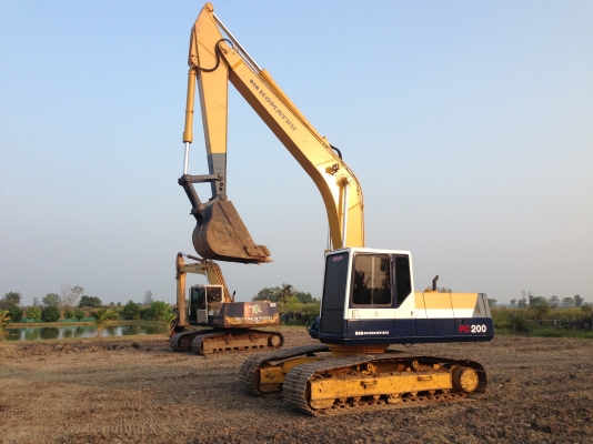 ขาย KOMATSU PC200-5 คอนโทรนสั้น สภาพสวย ตอนนี้รถอยู่หน้างาน ที่กบินทร์บุรีครับ (เจ้าของขายเอง) สนใจติดต่อโดยตรง 081-4283210 ขาย KOMATSU PC200-5 คอนโทรนสั้น สภาพสวย ตอนนี้รถอยู่หน้างาน ที่กบินทร์บุรีครับ (เจ้าของขายเอง) สนใจติดต่อโดยตรง 081-4283210