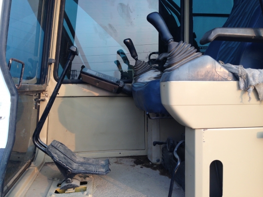 ขาย KOMATSU PC200-5 คอนโทรนสั้น สภาพสวย ตอนนี้รถอยู่หน้างาน ที่กบินทร์บุรีครับ (เจ้าของขายเอง) สนใจติดต่อโดยตรง 081-4283210 ขาย KOMATSU PC200-5 คอนโทรนสั้น สภาพสวย ตอนนี้รถอยู่หน้างาน ที่กบินทร์บุรีครับ (เจ้าของขายเอง) สนใจติดต่อโดยตรง 081-4283210