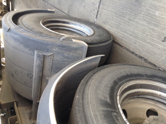 ขายหัวลาก320+หาง2เพลาปี47ปลายปี ขายหัวลาก320+หาง2เพลาปี47ปลายปี