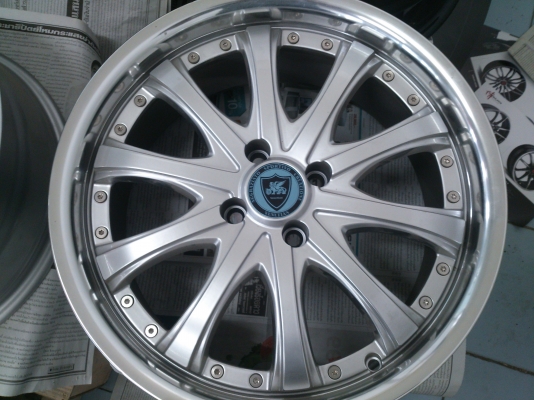 ขายแม็กใหม่ล้างสต๊อก มีทั้งขอบ15, 16, 17  มีทั้ง 4รู100/114 ,5รู100/114 และ6รู139.7 จำนวน 45 ชุด ราคา6500/ชุด  (ไม่มีตำหนิ) มาก่อนเลือกก่อน ราคาคุยกันได้ (มีจำนวนจำกัด)