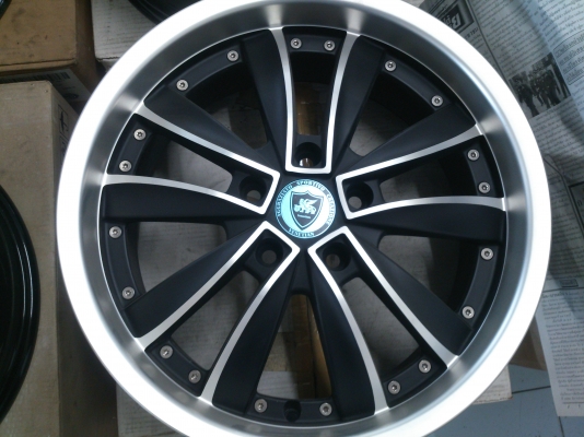 ขายแม็กใหม่ล้างสต๊อก มีทั้งขอบ15, 16, 17  มีทั้ง 4รู100/114 ,5รู100/114 และ6รู139.7 จำนวน 45 ชุด ราคา6500/ชุด  (ไม่มีตำหนิ) มาก่อนเลือกก่อน ราคาคุยกันได้ (มีจำนวนจำกัด)