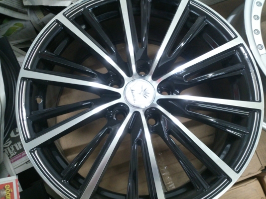 ขายแม็กใหม่ล้างสต๊อก มีทั้งขอบ15, 16, 17  มีทั้ง 4รู100/114 ,5รู100/114 และ6รู139.7 จำนวน 45 ชุด ราคา6500/ชุด  (ไม่มีตำหนิ) มาก่อนเลือกก่อน ราคาคุยกันได้ (มีจำนวนจำกัด)